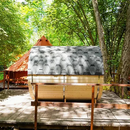 River Tribe Glamping Lyxtält