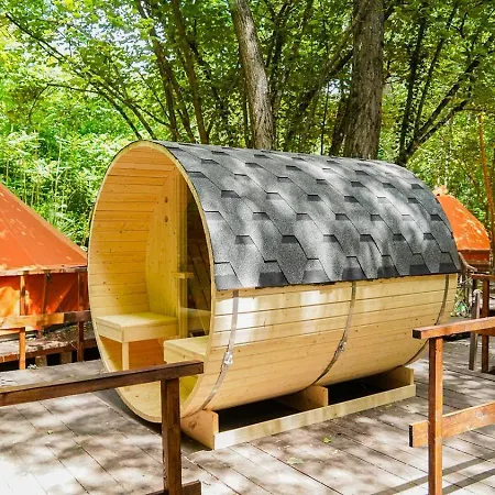 Lyxtält River Tribe Glamping
